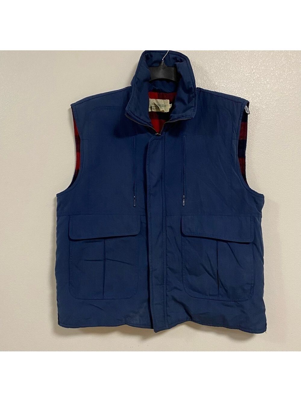 St. John’s Bay Vest Mens Large Blue Red Buffalo plaid full zip
